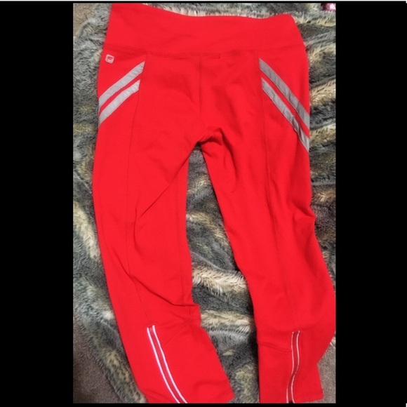 Fabletics Aria Capri Powerhold - Picture 2 of 6